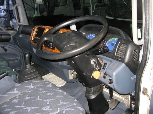 ขาย  6 ล้อ ฮ๊โน่  เมก้า 175 แรง ยาว 5.50  ปี 2005 สภาพสวยเดิมเครื่องดี พร้อมใช้งาน ชมก่อนได้ครับ สนใจติดต่อ 081-9425443