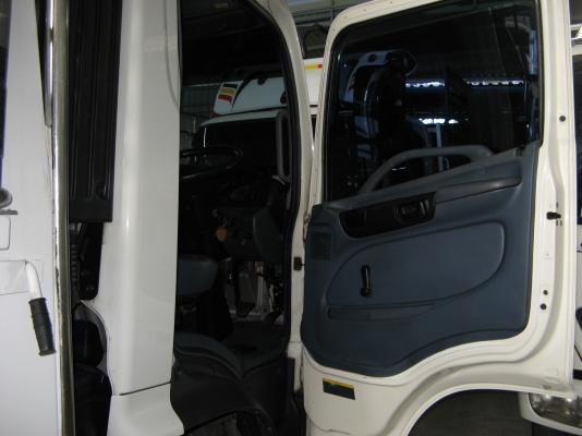 ขาย  6 ล้อ ฮ๊โน่  เมก้า 175 แรง ยาว 5.50  ปี 2005 สภาพสวยเดิมเครื่องดี พร้อมใช้งาน ชมก่อนได้ครับ สนใจติดต่อ 081-9425443