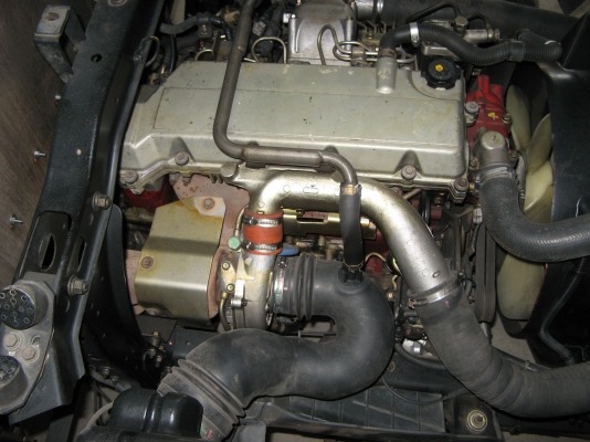 ขาย  6 ล้อ ฮ๊โน่  เมก้า 175 แรง ยาว 5.50  ปี 2005 สภาพสวยเดิมเครื่องดี พร้อมใช้งาน ชมก่อนได้ครับ สนใจติดต่อ 081-9425443