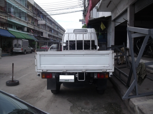 ขายisuzu สี่ล้อเล็ก สีขาว  ประกอบนอก กระจกไฟฟ้า ไม่ติดเวลา 450000