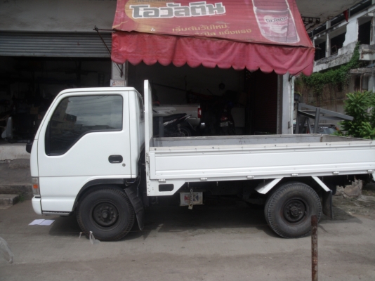 ขายisuzu สี่ล้อเล็ก สีขาว  ประกอบนอก กระจกไฟฟ้า ไม่ติดเวลา 450000