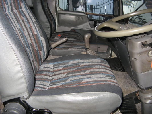 ขาย 6ล้อ ฮีโน่ สิงห์ไฮเทค 195 แรง ยาว 4.50  สภาพสวยเดิมเครื่องดี พร้อมใช้งาน ชมก่อนได้ครับ สนใจติดต่อ 081-9425443