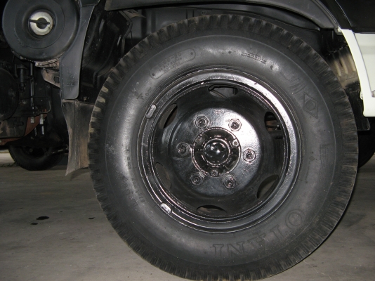 ขาย 6ล้อ ฮีโน่ สิงห์ไฮเทค 195 แรง ยาว 4.50  สภาพสวยเดิมเครื่องดี พร้อมใช้งาน ชมก่อนได้ครับ สนใจติดต่อ 081-9425443