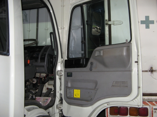 ขาย 6ล้อ ฮีโน่ สิงห์ไฮเทค 195 แรง ยาว 4.50  สภาพสวยเดิมเครื่องดี พร้อมใช้งาน ชมก่อนได้ครับ สนใจติดต่อ 081-9425443