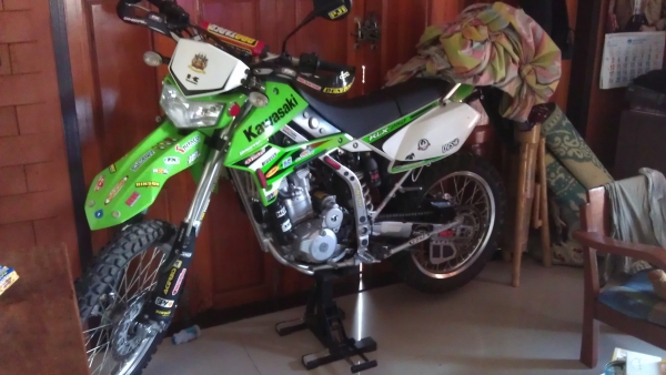 ขาย Kawasaki KLX250 ปลายปี 09 ไมล์ 10000 ไม่มีเวลาขี่ เสียดายเลยขาย ขาย Kawasaki KLX250 ปลายปี 09 ไมล์ 10000 ไม่มีเวลาขี่ เสียดายเลยขาย