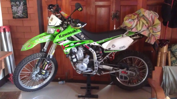 ขาย Kawasaki KLX250 ปลายปี 09 ไมล์ 10000 ไม่มีเวลาขี่ เสียดายเลยขาย