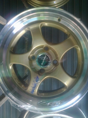 ล้อขอบ 15 4รู 100 หน้า7.5หลัง8.5 wwork 4วง ราคา9500(ของใหม่)