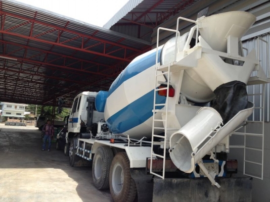 รถโม่ปูน 10 ล้อ ยี่ห้อนิสสัน โม่ขนาด 7 คิว