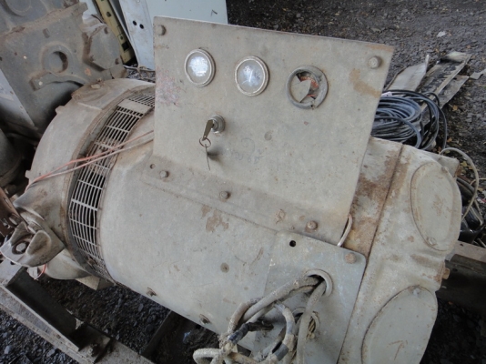 เครื่องปั่นไฟ 100 KVA.