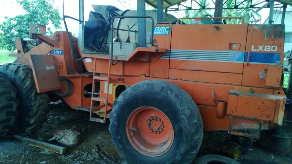 รถตักล้อยางเลี้ยวเอวLX80รถสวยมากขาย520000.