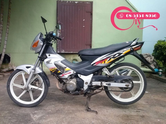 ขาย SONIC สตาร์ทมือ ปี 45 ล้อแม็คแท้ๆ เครื่องแน่นๆ แีรงดี ทะเบียนไม่ขาด