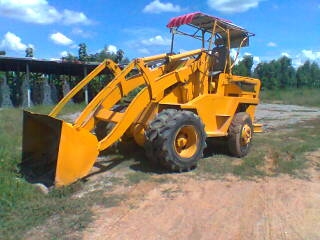 ขายรถตัก TCM สภาพสวยพร้อมใช้ ติดต่อได้ที่คุณ อ๊อฟ พิจิตร 086-737-9991 ขายรถตัก TCM สภาพสวยพร้อมใช้ ติดต่อได้ที่คุณ อ๊อฟ พิจิตร 086-737-9991