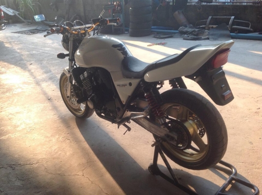 ขาย CB400 ปี93 (ครีบเต็ม) ราคาโดนๆ ขาย CB400 ปี93 (ครีบเต็ม) ราคาโดนๆ