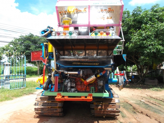 รถเกี่ยวข้าวซุปเปอร์บิท ผจญศึก ใหม่ 2556 สามารถสั่งจองได้่!! รถเกี่ยวข้าวซุปเปอร์บิท ผจญศึก ใหม่ 2556 สามารถสั่งจองได้่!!