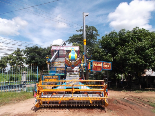 รถเกี่ยวข้าวซุปเปอร์บิท ผจญศึก ใหม่ 2556 สามารถสั่งจองได้่!! รถเกี่ยวข้าวซุปเปอร์บิท ผจญศึก ใหม่ 2556 สามารถสั่งจองได้่!!