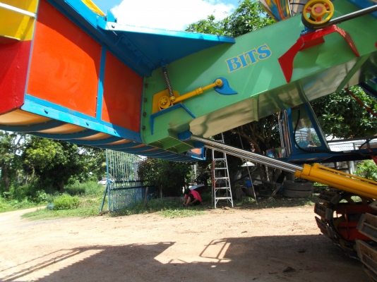 รถเกี่ยวข้าวซุปเปอร์บิท ผจญศึก ใหม่ 2556 สามารถสั่งจองได้่!! รถเกี่ยวข้าวซุปเปอร์บิท ผจญศึก ใหม่ 2556 สามารถสั่งจองได้่!!