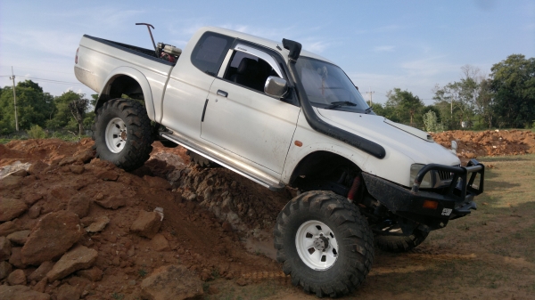 ขายด่วน โฟร์วีล ออฟโรด MITSUBISHI STADA 2800  เทอร์โบ