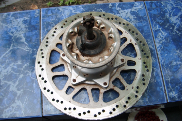 ขายดุมล้อหน้า suzuki 250 วิบากพร้อมจานเบรค