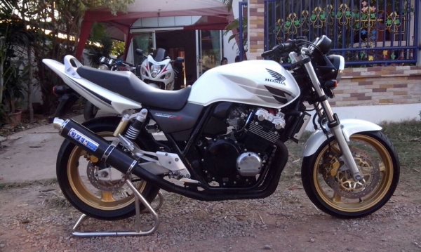 ขายCB400ปี2005อินวอย+สรรพสามิต ราคา122000 เครื่องดีมากสีสวยๆ