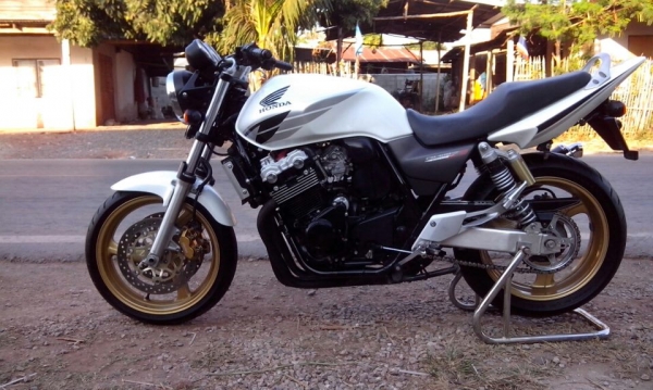 ขายCB400ปี2005อินวอย+สรรพสามิต ราคา122000 เครื่องดีมากสีสวยๆ ขายCB400ปี2005อินวอย+สรรพสามิต ราคา122000 เครื่องดีมากสีสวยๆ
