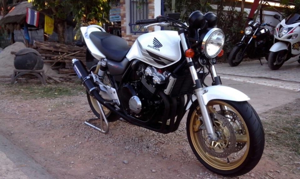 ขายCB400ปี2005อินวอย+สรรพสามิต ราคา122000 เครื่องดีมากสีสวยๆ ขายCB400ปี2005อินวอย+สรรพสามิต ราคา122000 เครื่องดีมากสีสวยๆ