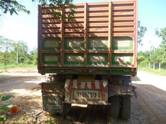 ขายรถบรรทุก 22 ล้อพ่วง แม่-ลูก NISSAN UD   สนใจติดต่อ วุฒิ 088-2382857,081-8805801,089-5132353