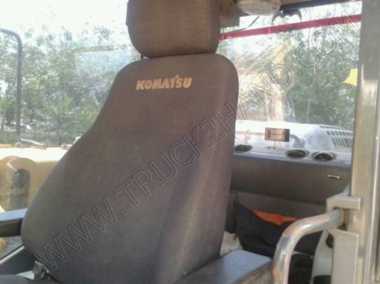 รถแบคโฮ ยี่ห้อ KOMATSU PC200 รุ่น 8