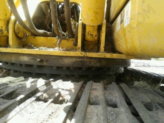 รถแบคโฮ ยี่ห้อ KOMATSU PC200 รุ่น 8