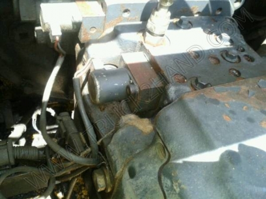 รถแบคโฮ ยี่ห้อ KOMATSU PC200 รุ่น 8