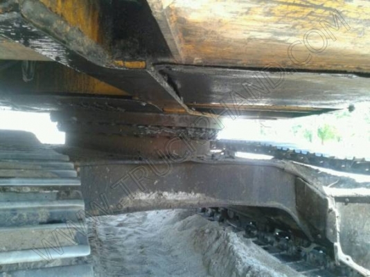 รถแบคโฮ ยี่ห้อ KOMATSU PC200 รุ่น 8