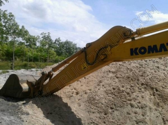 รถแบคโฮ ยี่ห้อ KOMATSU PC200 รุ่น 8