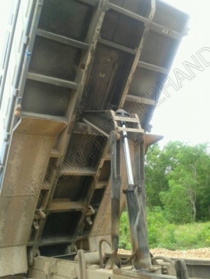 รถบรรทุก 10 ล้อดั๊ม ยี่ห้อ ISUZU ROCKY 195 แรงม้า