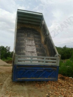 รถบรรทุก 10 ล้อดั๊ม ยี่ห้อ ISUZU ROCKY 195 แรงม้า