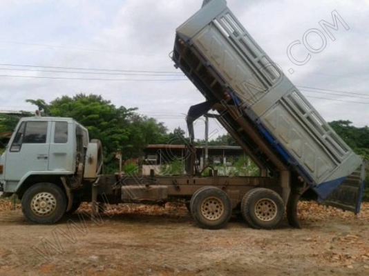 รถบรรทุก 10 ล้อดั๊ม ยี่ห้อ ISUZU ROCKY 195 แรงม้า