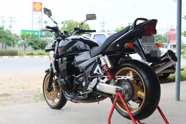แม็กสิงห์บุรี//SUZUKI GSX 1400 ปี2007 สภาพสวยใส เดิมๆ ทะเบียนแท้โอนขนส่ง 265000 ด่วน