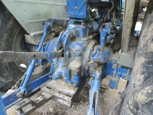 รถไถ่นาฟอดร์  6610  แท้เต็มตัว  พร้อมใช้งาน อุปกรณ์  จาน 7  ดันหน้า  เล่มทะเบียนพร้อม  นาทีทอง