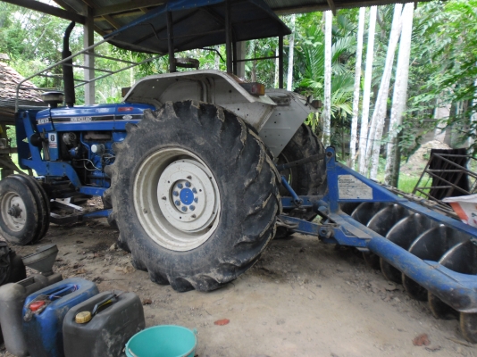 รถไถ่นาฟอดร์  6610  แท้เต็มตัว  พร้อมใช้งาน อุปกรณ์  จาน 7  ดันหน้า  เล่มทะเบียนพร้อม  นาทีทอง