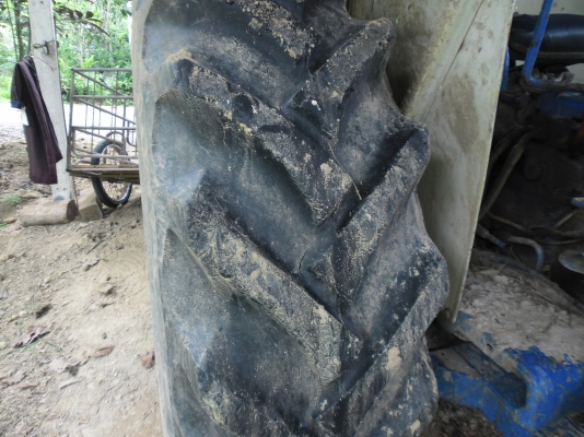 รถไถ่นาฟอดร์  6610  แท้เต็มตัว  พร้อมใช้งาน อุปกรณ์  จาน 7  ดันหน้า  เล่มทะเบียนพร้อม  นาทีทอง