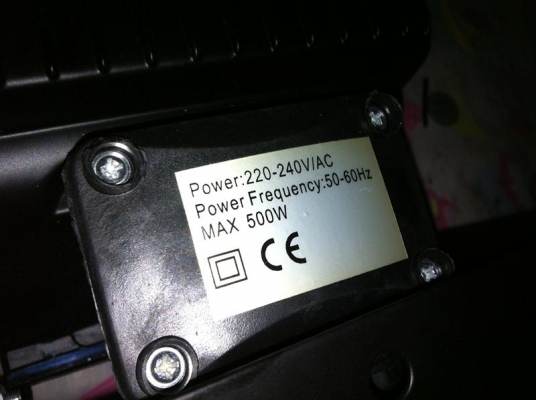 ขายครับ ของใหม่ 500 W.พร้อมหลอด ส่งฟรี ครับ