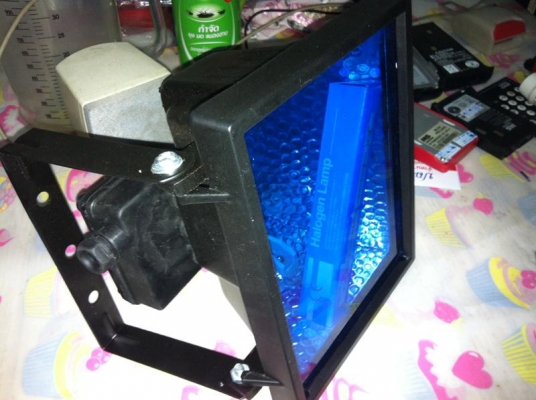 ขายครับ ของใหม่ 500 W.พร้อมหลอด ส่งฟรี ครับ