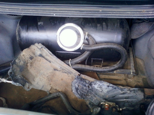 TOYOTA 2.0 ติดตั้งแก๊สแล้ว  ลงเล่มแล้ว ทะเบียนพร้อมโอน