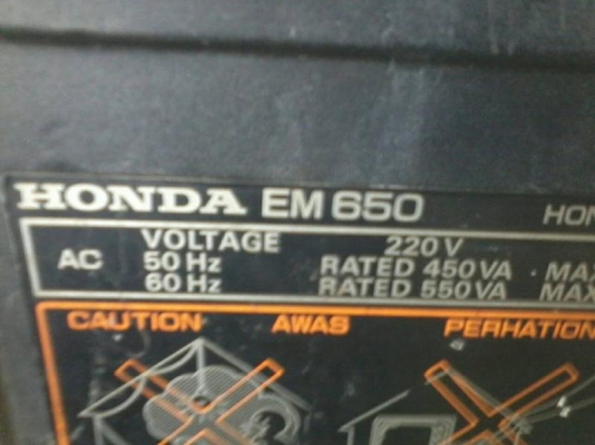 ขายเครื่องปั่นไฟกระเป๋าหิ้ว 4 จังหวะ HONDA ไฟ 220 V. สภาพสวยมากครับ จัดส่งได้ครับ