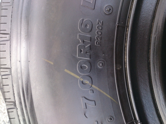 ขายยางถอดป้ายแดงพร้อมกะทะเหล็ก 6รู ยางบริสโตร์ 700R16  ยางสัปดาห์ที่9 ปี13 สวยๆ จำนวน 5 เส้น