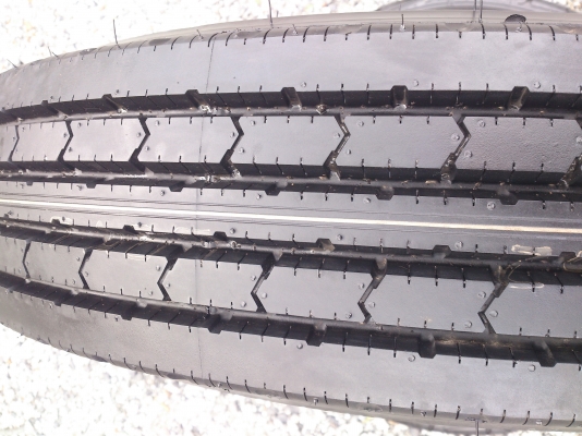 ขายยางถอดป้ายแดงพร้อมกะทะเหล็ก 6รู ยางบริสโตร์ 700R16  ยางสัปดาห์ที่9 ปี13 สวยๆ จำนวน 5 เส้น