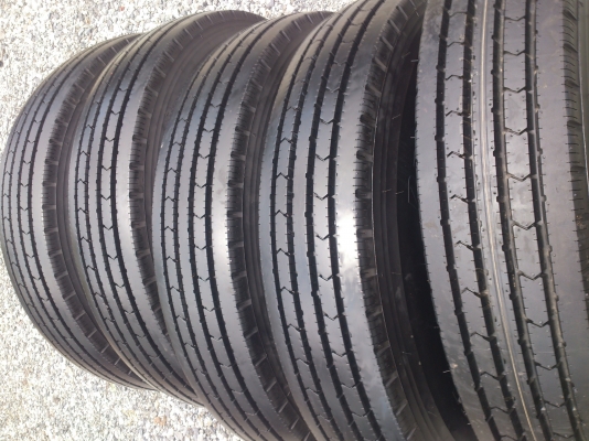 ขายยางถอดป้ายแดงพร้อมกะทะเหล็ก 6รู ยางบริสโตร์ 700R16  ยางสัปดาห์ที่9 ปี13 สวยๆ จำนวน 5 เส้น