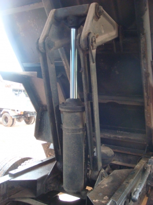 ขายรถ 6 ล้อดัมพ์ ISUZU Deca 205HP