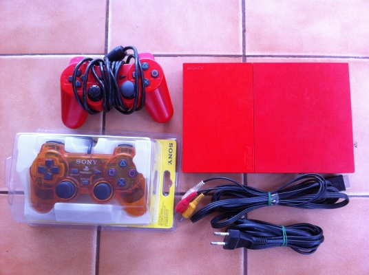 ธารนนทบุรี//ขออนุญาติขาย Sony playstastion2 ราคา2,000บาทค่ะ พร้อมจัดส่งค่ะ