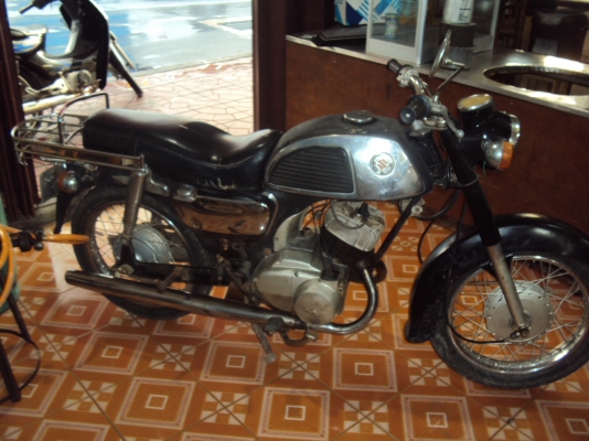 ขายรถซูซูกิk125m2มีทะเบียนชุดโอนถาษีเต็ม57สนใจติดต่อสรกฤช091-8892274