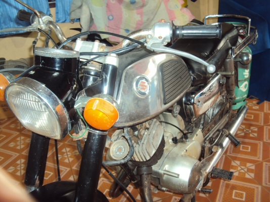 ขายรถซูซูกิk125m2มีทะเบียนชุดโอนถาษีเต็ม57สนใจติดต่อสรกฤช091-8892274