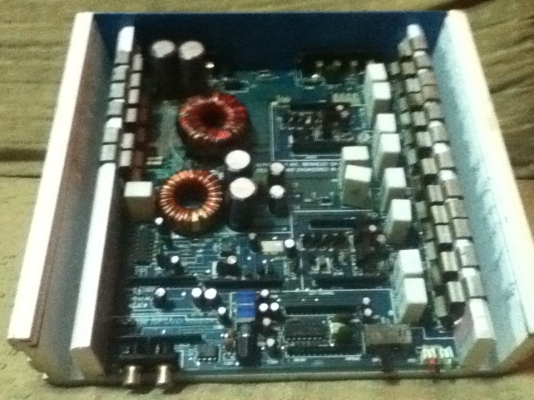 ขายแอมป์ Alphasonic รุ่น HBX-2100 ดูวงจรเสียก่อนธรรมดาที่ไหน ใช้ได้ปกติครับขาย 900.-